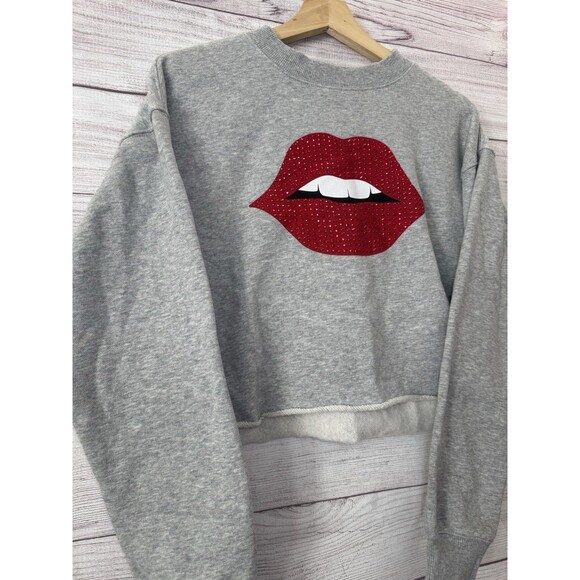 FOREVER 21 RHINESTONES LIPS Crewneck CROP TOP SIZE Medium - Picture 3 of 7